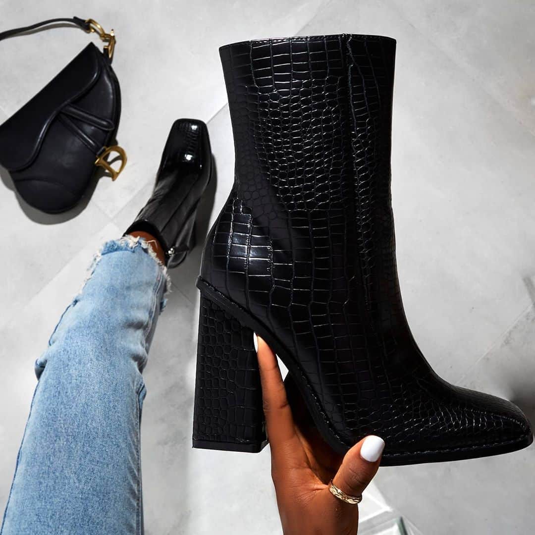 Public Desireさんのインスタグラム写真 - (Public DesireInstagram)「𝙒𝘼𝙉𝙏 these boots boo? We're obsessed too! 😍 𝗗𝗢𝗨𝗕𝗟𝗘 𝗧𝗔𝗣 we’ll slide into a few lucky girls DM’s & 𝙜𝙞𝙛𝙩 𝙮𝙤𝙪 👀 . 👇𝘛𝘈𝘗 𝘵𝘰 𝘴𝘩𝘰𝘱 𝘵𝘩𝘦𝘮, 𝘣𝘰𝘰 👇 𝙎𝙇𝙄𝘾𝙆 🇬🇧£44.99 / 🇺🇸$67.99」9月24日 2時04分 - publicdesire