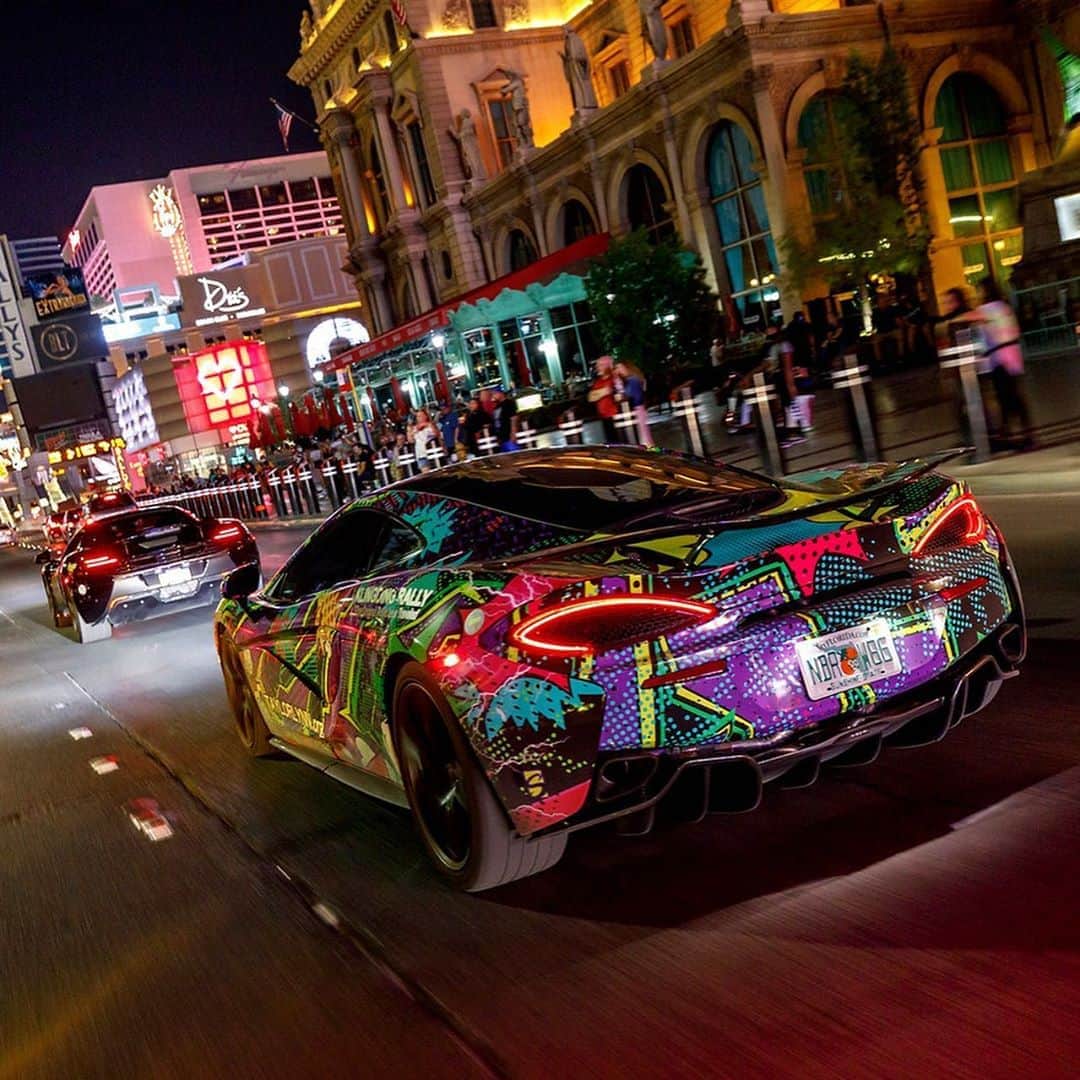CARLiFESTYLEさんのインスタグラム写真 - (CARLiFESTYLEInstagram)「@goldrushrally Day 5 - Offroad experience to the Las Vegas Strip!  Make sure to follow @goldrushrally as they travel across multiple states with some insane rides! #GR2020 #carlifestyle」9月24日 2時22分 - carlifestyle