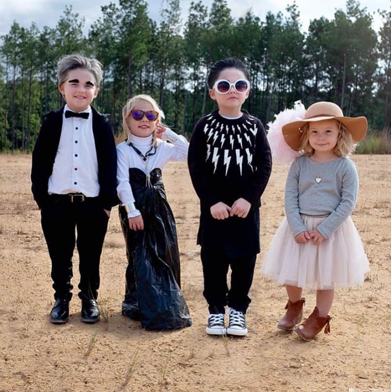 Average Parent Problemsのインスタグラム：「Ew, David. These kids are like stealing our style for Halloween. Congrats to @schittscreek for sweeping the comedy Emmy’s the other night! I can’t think of a better way to pay tribute than with this adorable homage from @laurenmancke. Literally the only thing good about 2020 so far. Go follow her- she’ll be posting kid costumes every day all through October! #schittscreek #halloweencostumes」