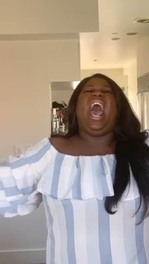 のインスタグラム：「This is one of the many song I’ve had to sing during this lovely quarantini!!! Don’t worry there’s more!」