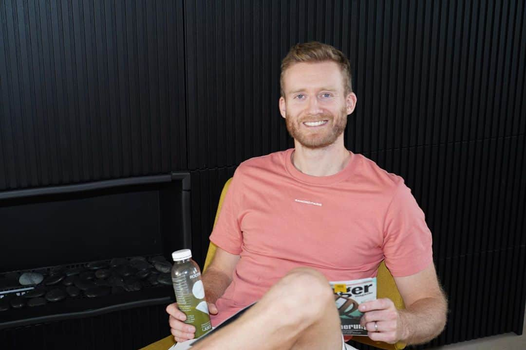 アンドレ・シュールレさんのインスタグラム写真 - (アンドレ・シュールレInstagram)「Green juice and learning 😳😁」9月24日 3時11分 - andreschuerrle