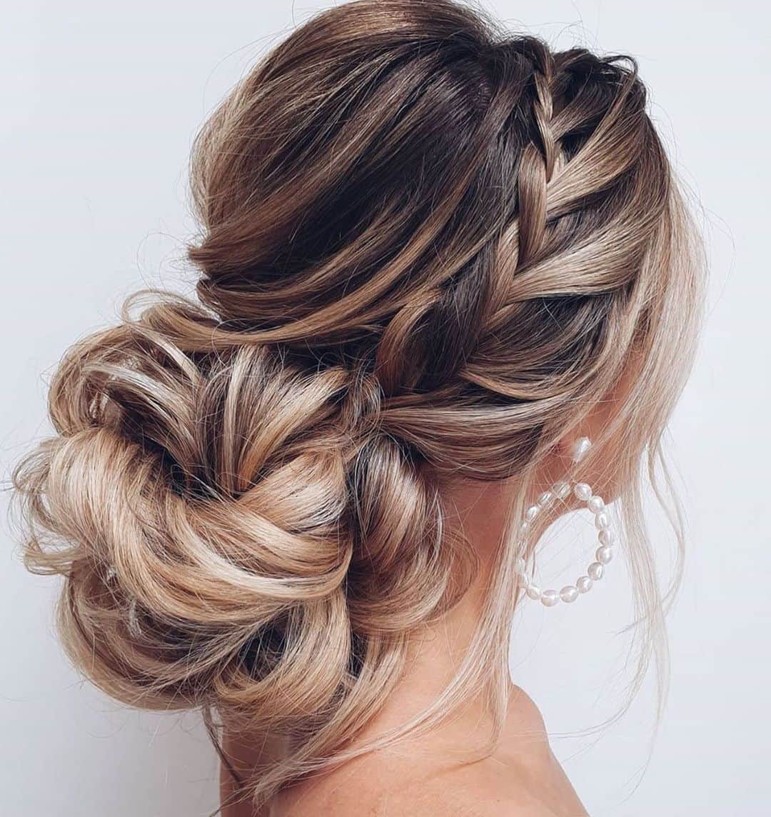 I N S T A B R A I Dのインスタグラム：「Obsessing over the volume, the braid, and the color 💕 a perfect style for a formal occasion (if we can ever go to one again 😩)!   💁‍♀️ @hairbyhannahtaylor」