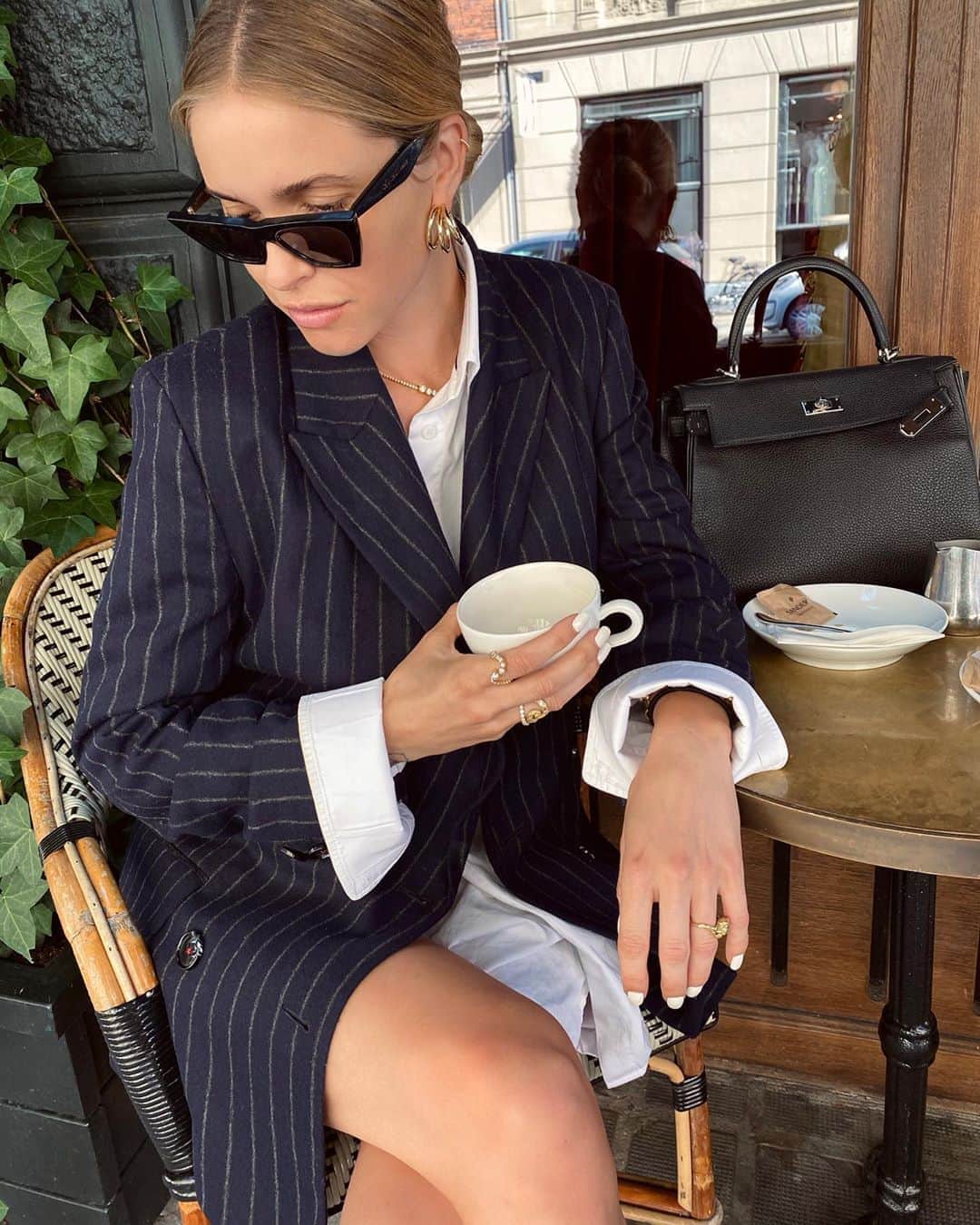 ペニーレ・タイスベックのインスタグラム：「Annonce  Refill please☕️☕️ @bymalenebirger #mymalene」