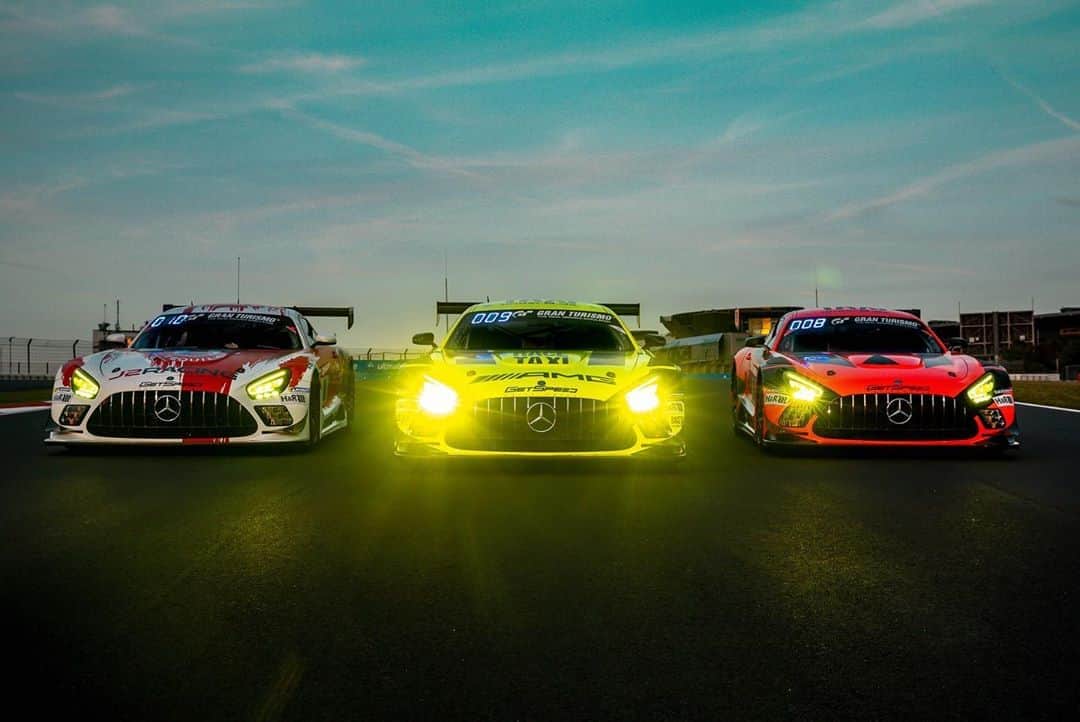 Mercedes AMGさんのインスタグラム写真 - (Mercedes AMGInstagram)「💚 Ready for a Green Hell of a ride! With the @24hnbr on the schedule for this weekend, one of the biggest motorsport events of the world lies ahead of our Mercedes-AMG Customer Racing Teams @getspeed Performance, @hauptracingteam and @10qracingteam. Moreover, @teamblackfalcon will be entering the endurance classic with one Mercedes-AMG GT4. Check out the gallery for the first impressions from the Nürburgring 📸   #24hAMG #MercedesAMG #AMGGT3 #AMGGT4 #MercedesAMGMotorsport #10YearsAMGCustomerRacing #24hNBR」9月24日 3時31分 - mercedesamg