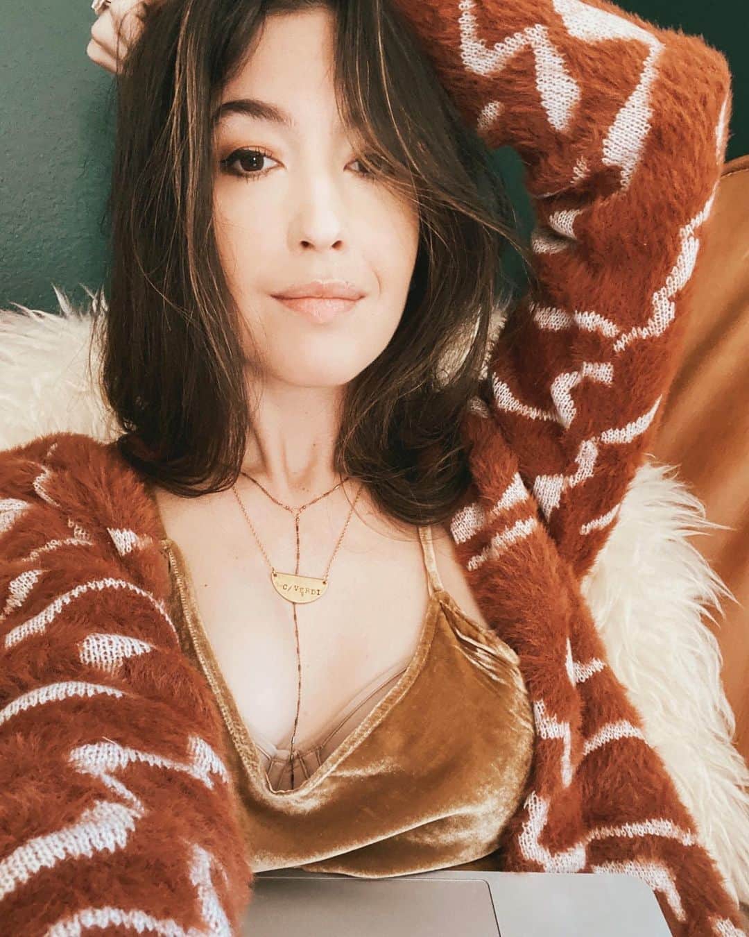 ケイト・ボイージェルのインスタグラム：「fall colors are my favorite colors 🍂🍁 I’m def planning on living in this cozy sweater to end all cozy sweaters for the next few months. Eventually I think everything in my closet is gonna get replaced with stuff that makes me feel like I sort of tried while still being uncompromisingly comfy ✌️What are you guys shopping for for fall this year given the never ending stay at home situation?? .  To shop my outfit you can screenshot this pic and get details in the @liketoknow.it app if you use it! I’ll be sharing some more fall pieces I’m digging over there from time to time. Happy Wednesday!! .  #liketoknowit #stayhomewithltk」
