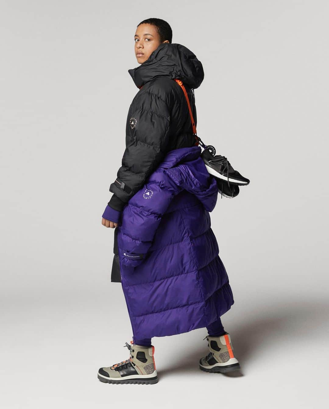 adidas Womenさんのインスタグラム写真 - (adidas WomenInstagram)「The new Winter Capsule Collection features winter styles you can mix, match and layer however you like. Swipe to explore the wider range and tap to shop.⁣ ⁣ See more at adidas.com/Stella, availability varies by location⁣ ⁣ #aSMC @stellamccartney」9月24日 3時40分 - adidaswomen