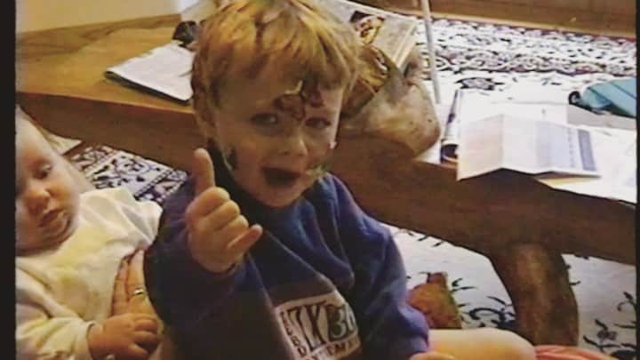 ミカエラ・シフリンのインスタグラム：「28 years ago you were born. (but who’s counting...) 2.5 years later (...apparently you were) you discovered butterfly stickers, Shaka bra, and how to say “two and a half”. Today, you are even better with numbers (insert funny computing gif) and Shaka’s, and even though you don’t currently have butterfly stickers on your face, you did let me post this video today so we can call it even. Happy Birthday T Monster... love you☺️🥳🎂🤙🤙🤙」