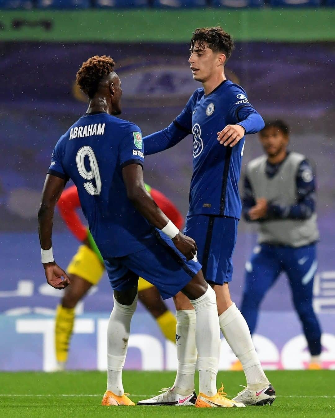 チェルシーFCさんのインスタグラム写真 - (チェルシーFCInstagram)「@KaiHavertz29 is UP AND RUNNING in 🔵! His first goal, our second tonight! 👏 #CHEBAR #CFC #Chelsea」9月24日 4時25分 - chelseafc