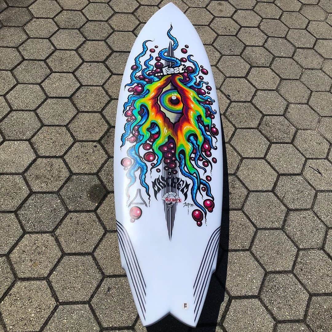 ロストさんのインスタグラム写真 - (ロストInstagram)「Custom #lostsurfboards RNF Redux with art by @drewbrophy 📷@surfboard_heaven」9月24日 4時38分 - lost9193