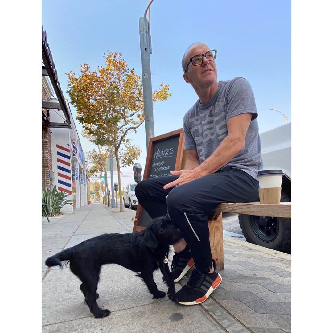 クラーク・グレッグのインスタグラム：「Nice to get your photo snapped by legendary underground LA artist/photographer @frankpalettastudio」