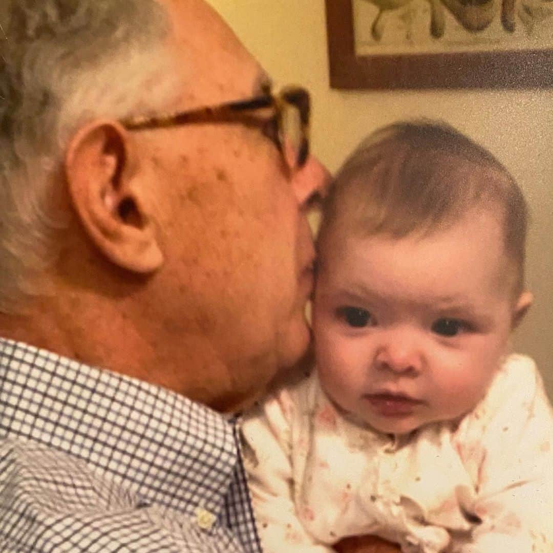 ドリュー・バリモアさんのインスタグラム写真 - (ドリュー・バリモアInstagram)「Happy Birthday Poppy!!!! (Olive and Frankie’s grandfather!) you are the greatest man! And I love you so much! @alkopelman @cocokopelman」9月24日 5時47分 - drewbarrymore