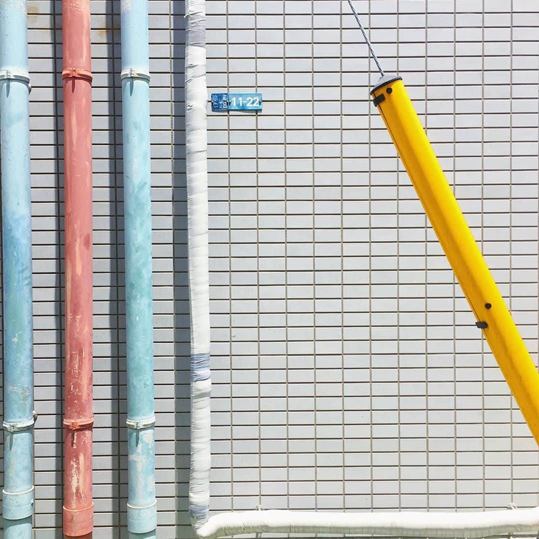 まめのインスタグラム：「🍌 . . #ザ壁部 .  #mwjp #igersjp #indies_minimal #reco_ig #shotoniphone」