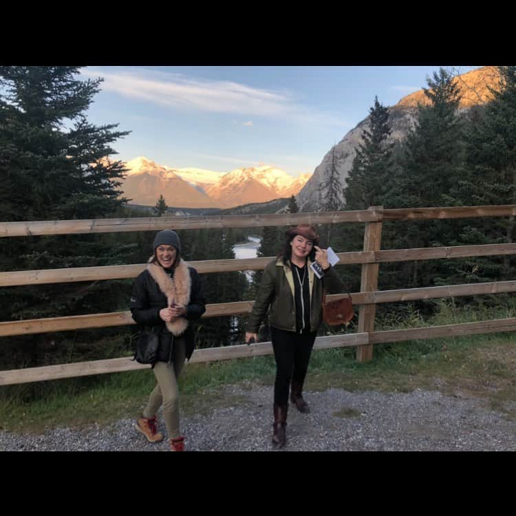 ロビン・ライトさんのインスタグラム写真 - (ロビン・ライトInstagram)「Beautiful Alberta, Canada 2019 🇨🇦exploring with my sister @cindada2」9月24日 6時09分 - robingwright