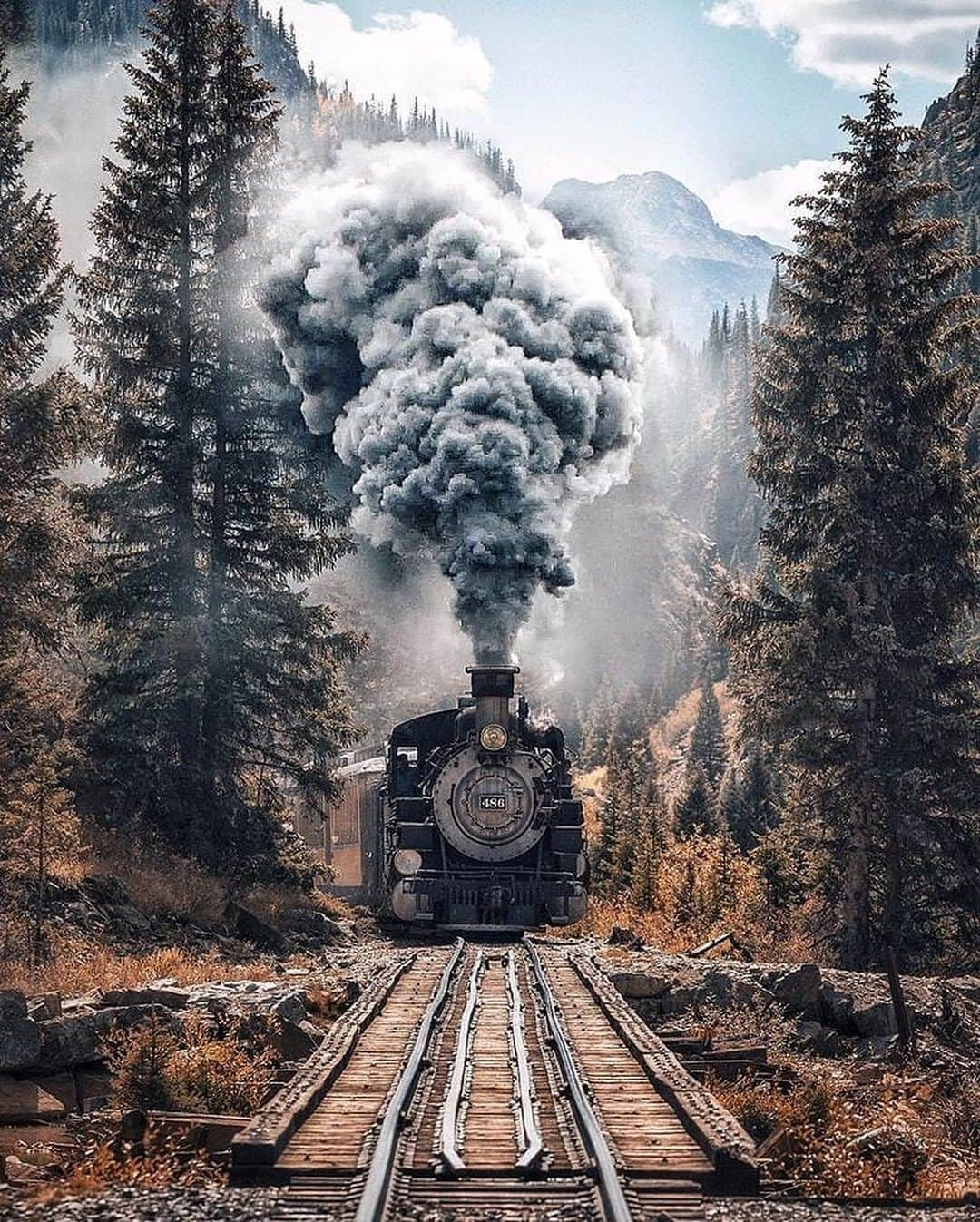 Canon Photographyさんのインスタグラム写真 - (Canon PhotographyInstagram)「Roads, roads and roads.  Photography // @neohumanity Curated by @steffeneisenacher  #roads #steamtrain #northernlights #sunset #train」9月24日 6時18分 - cpcollectives