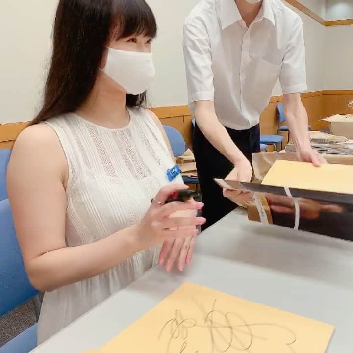 のインスタグラム：「店舗さん限定、サイン本150冊❣️ 調べて手に入れて下さった皆様ありがとうございました🥺 ハッピーハッピー！⭐︎ #写真集 #photobook #nude #講談社」
