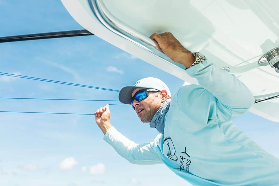 Costa Sunglassesさんのインスタグラム写真 - (Costa SunglassesInstagram)「Lines out, eyes up. 📷: @reeldealcharters #SeeWhatsOutThere #BornOnTheWater」9月24日 6時30分 - costasunglasses