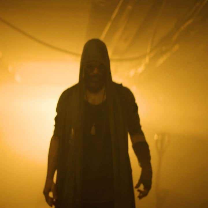 クリス・ドートリーのインスタグラム：「YOOOOOO!!!!! Check out Facebook this friday to see the premier of our new video for WORLD ON FIRE!  🌎🔥 #worldonfire」