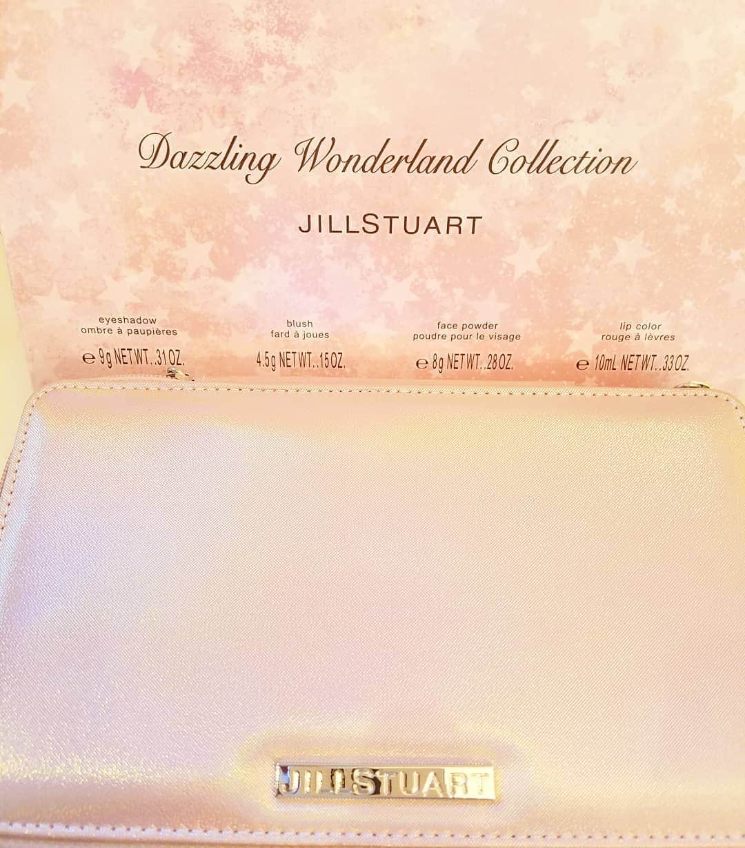 黒田啓蔵さんのインスタグラム写真 - (黒田啓蔵Instagram)「JILLSTUART 2020  Holiday Collection Dazzling Wonderland  ポ―チひとつで、メイクアップが、完成。 ジルスチュアートらしい、素敵に可愛い ホリディコレクションです。 #エタ―ナルクチュ―ルアイズ #ブルームミックスブラッシュコンパクト  #ト―ンアップフェイスパウダ― #ル―ジュクリスタルカラット #アイシャドウ #チ―ク#フェイスパウダ―#リキッドル―ジュ#jillstuartbeauty」9月24日 6時44分 - kurodakeizo