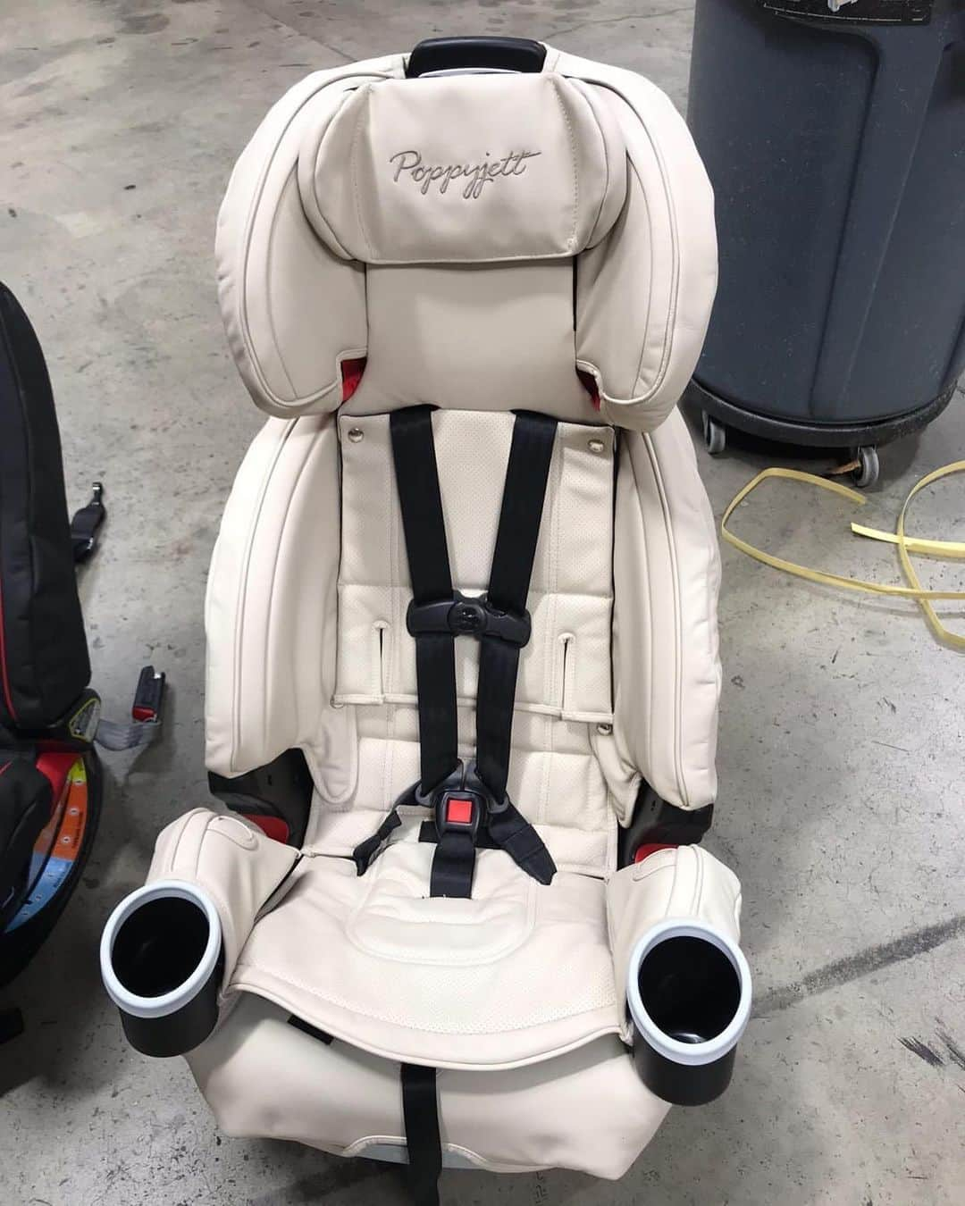 CarsWithoutLimitsさんのインスタグラム写真 - (CarsWithoutLimitsInstagram)「Baller Baby seats to match any exotic,luxury cars check out @anthonytopstitch」9月24日 6時45分 - carswithoutlimits