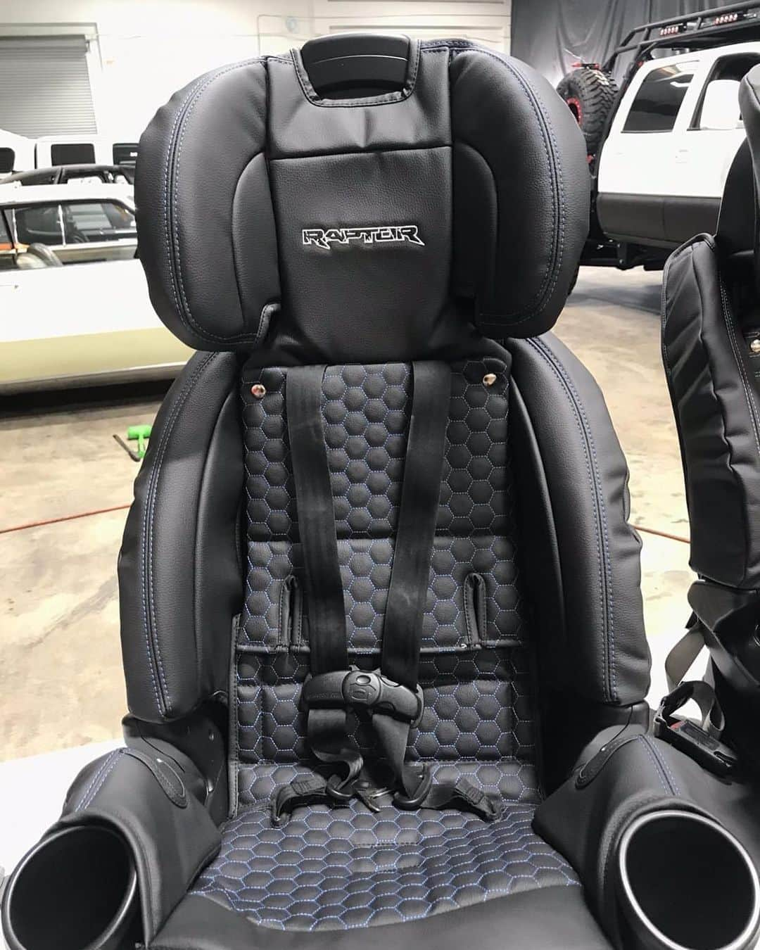 CarsWithoutLimitsさんのインスタグラム写真 - (CarsWithoutLimitsInstagram)「Baller Baby seats to match any exotic,luxury cars check out @anthonytopstitch」9月24日 6時45分 - carswithoutlimits