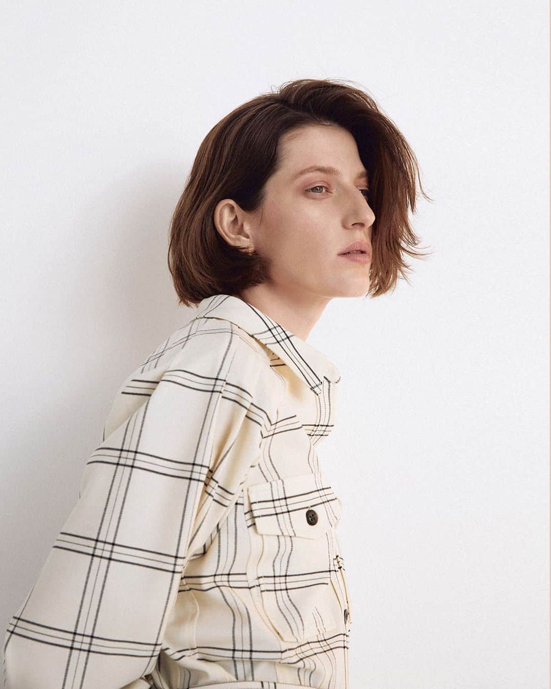 レベッカテイラーのインスタグラム：「A fall favorite: the shirt jacket.」