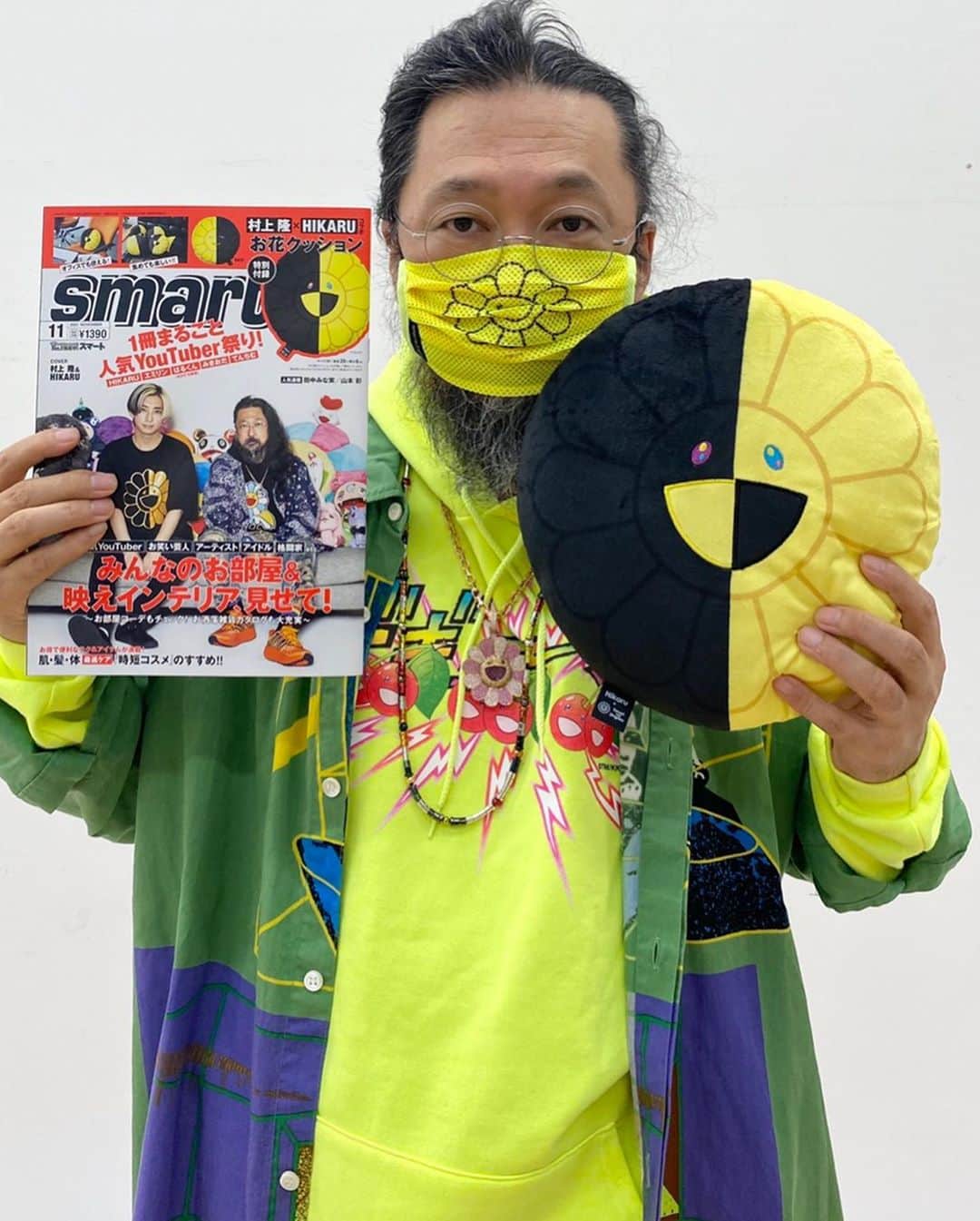 村上隆さんのインスタグラム写真 - (村上隆Instagram)「A dark hero who is a top Japanese YouTuber "HIKARU" @tadanokarisuma !Collaborated with at @smart_tkj ! 🙇‍♂️🙇‍♂️🙇‍♂️ @tokyotomoyuki  photo: @chiaki_kasahara_」9月24日 7時41分 - takashipom