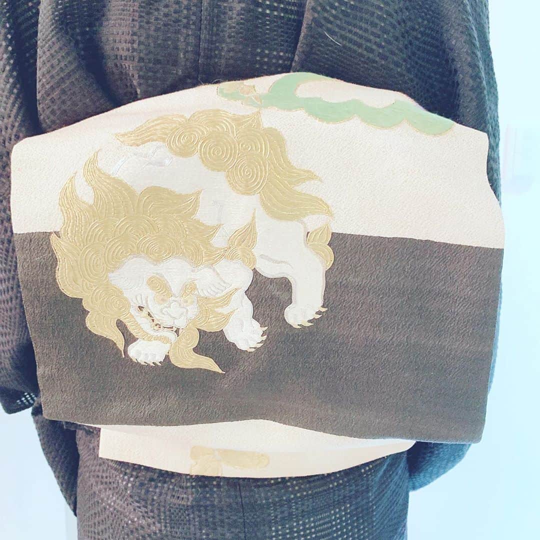 峰なゆかさんのインスタグラム写真 - (峰なゆかInstagram)「パール付き着物にボーダー唐獅子柄の帯、コットンパールの帯留めで『AV女優ちゃん』単行本第一巻の表紙デザイン打ち合わせへ。11月に発売予定だよ♡ #着物　#kimono #アンティーク着物　#着物コーデ　#着物コーディネート　#japanesegirl #japaneseculture #今日の着物」9月24日 17時43分 - minenayuka