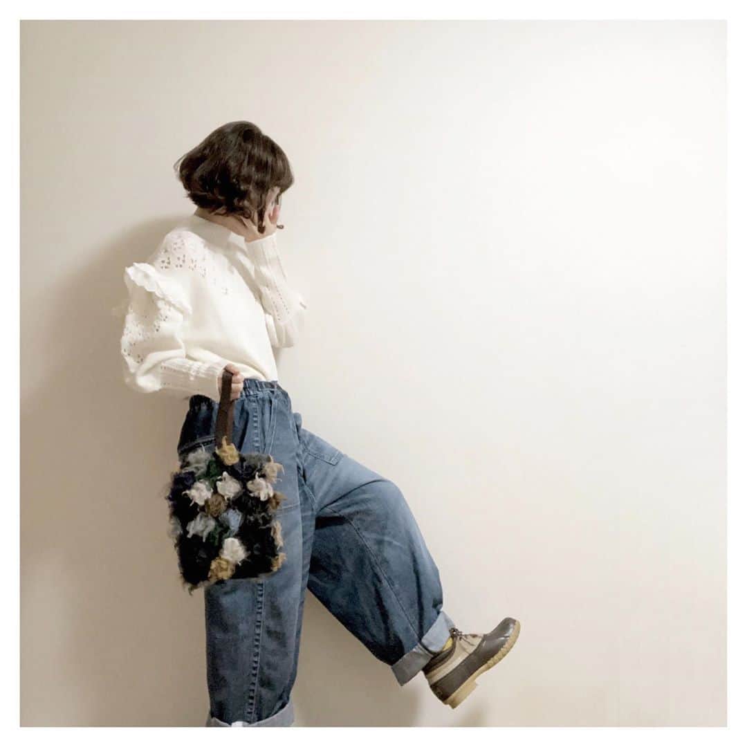 こはるさんのインスタグラム写真 - (こはるInstagram)「・ ・ どんだけフリるんるん。 ・ 袖のリブが長いのんも良き。 ・ 寒いから白菜とろとろチキンミルクスープで朝からほっこりした日。 ・ ・ ・ ・ #instafashion #fashion #me #着画 #oneafteranotherniceclaup 長っ  #フリルニット #ordinaryfits #jamespants #minaperhonen #ポトフバッグ #llbean #beanboots #今日のん #今日の服 #Netflix #今日のは残念 #好きなやつはストーリーにあげよっと #いらね ・」9月24日 17時44分 - cohalu333