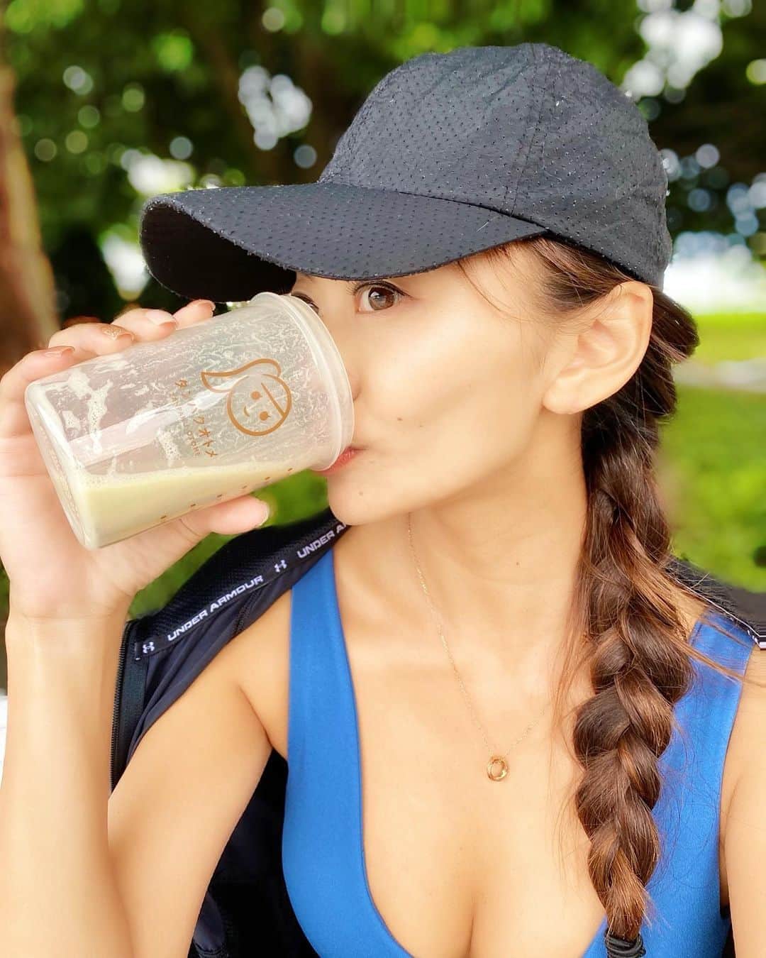 SAORIのインスタグラム：「🧘‍♂️🍌💪 しなやかで細く引き締まった ボディメイクを目指す女性のための @tamachanshop  の「美容専門プロテイン」✨ 持久力系の大豆たんぱく、 瞬発力系のホエイプロテインに加え 美肌＆全身美容に必須な栄養＆美容素材もたっぷり配合されてるよ😋💪 贅沢すぎるぅぅぅ😍😍😍 女性の身体って男性には無い 曲線が美しいと思うのは私だけかな？？😘 女として生まれたからには女性らしい しなやかBODYでいたいな🤔♡ 毎朝飲んでるけど、お腹いっぱいになるから置き換えダイエットにもオススメだよ🍌 バナナ味が優しい甘みで本当美味しいんだ🍌 プロテインマイスター(R)として活躍するプロテインひろこ氏と共同開発した商品🎀 ぜひ体感してね🤗  . #タマチャンショップ #タンパクオトメ #プロテイン #すこやか朝バナナ #バナナ #バナる #朝プロテイン #朝活 #sponsored #pr ✾ necklace: @jjra00 . wear: @benefitness.store @benefitnessgym . #東京 #tokyo #港区 #高身長女子 #model #モデル #influencer #インフルエンサー #instagramer #インスタグラマー #ambassador #アンバサダー #フリーモデル #ポートレートモデル #カメラマンさんと繋がりたい #ポトレ #ポトレのセカイ #ビジョラダ #美女jp #ビジョフォ」
