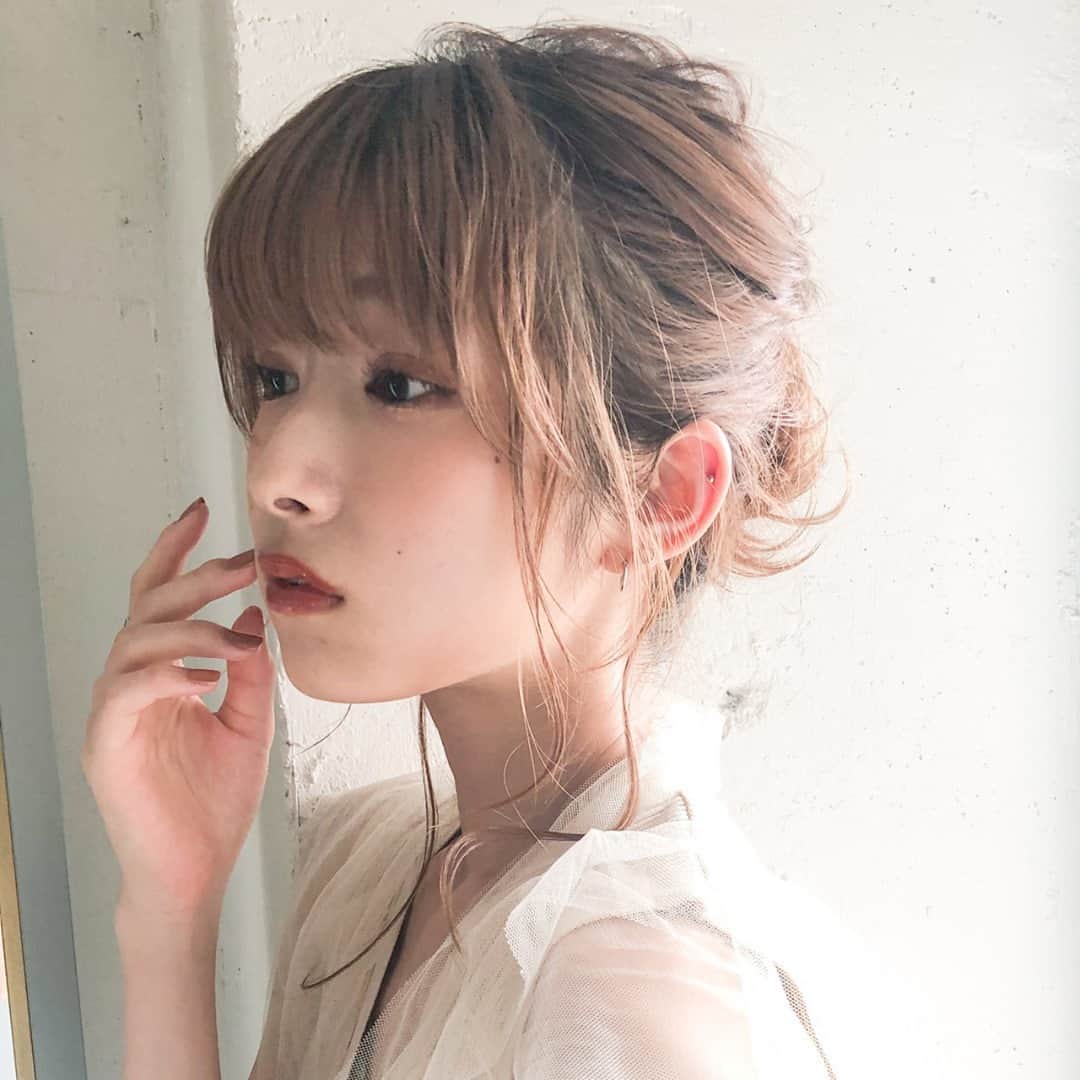HAIRさんのインスタグラム写真 - (HAIRInstagram)「「無造作アレンジがかわいいの😉❤」 HAIR掲載スタイリスト： トキタ マサヒロ（ @tokky0215_mahoroba ） . -----------------------------------------------------------  Follow me👉🏽 @hair.cm  HAIR webサイトは「HAIR（ヘアー）」で検索！✨  -----------------------------------------------------------  HAIRは、お客様の『なりたいを叶えるスタイリスト』が集まるサイトです。  日々スタイリストの方々の素敵なヘアスタイルを掲載しています。  投稿スナップ数約40万の中から、気に入ったスタイルを見つけませんか？  HAIRを通じてサロンに予約もできますよ！💕  ----------------------------------------------------------- . . #ミディアム #ナチュラル  #ヘアアレンジ  #大人かわいい  #ゆるふわ #アッシュ #結婚式ヘアアレンジ #抜け感  #簡単ヘアアレンジ  #モテ髪  #前髪あり  #ヘアスタイル #ヘアカタログ #ヘアカラー #ヘアスタイリング #髮型 #髮型屋 #髮型設計 #发型 #短髮 #日系髮型 #女生髮型 #女生短髮 #염색 #헤어 #단발 #bob #복구펌 #짧은머리 #숏컷」9月24日 18時00分 - hair.cm