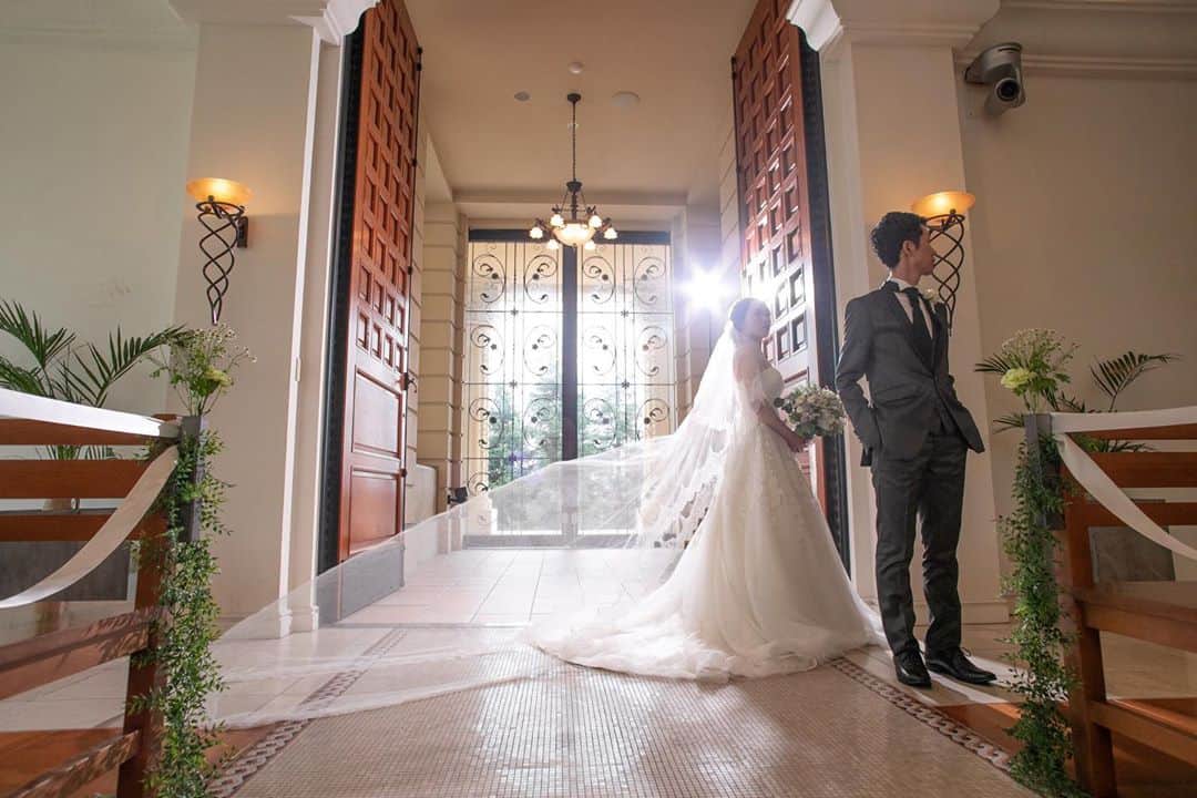 富山結婚式 ヴィラグランディス富山のインスタグラム：「, , , 会場内にはたくさんの自然光が降り注ぎ幸せなお二人をより一層輝かせてくれます🌅🧡 , , , , , , , #ヴィラグランディス富山 他の写真も気になる方はプロフィールから 公式HPをご覧下さい▶︎▶︎▶︎」