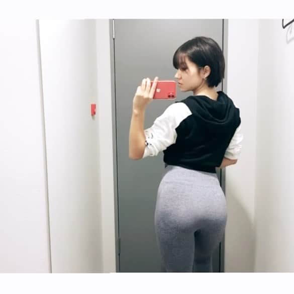 ほなみのインスタグラム：「. 他が絞れてくると減量前より お尻が大きく見える不思議🍑 なりたいが形になってくるとより楽しい♡ . なんでもやってみなきゃだね☺︎ .」