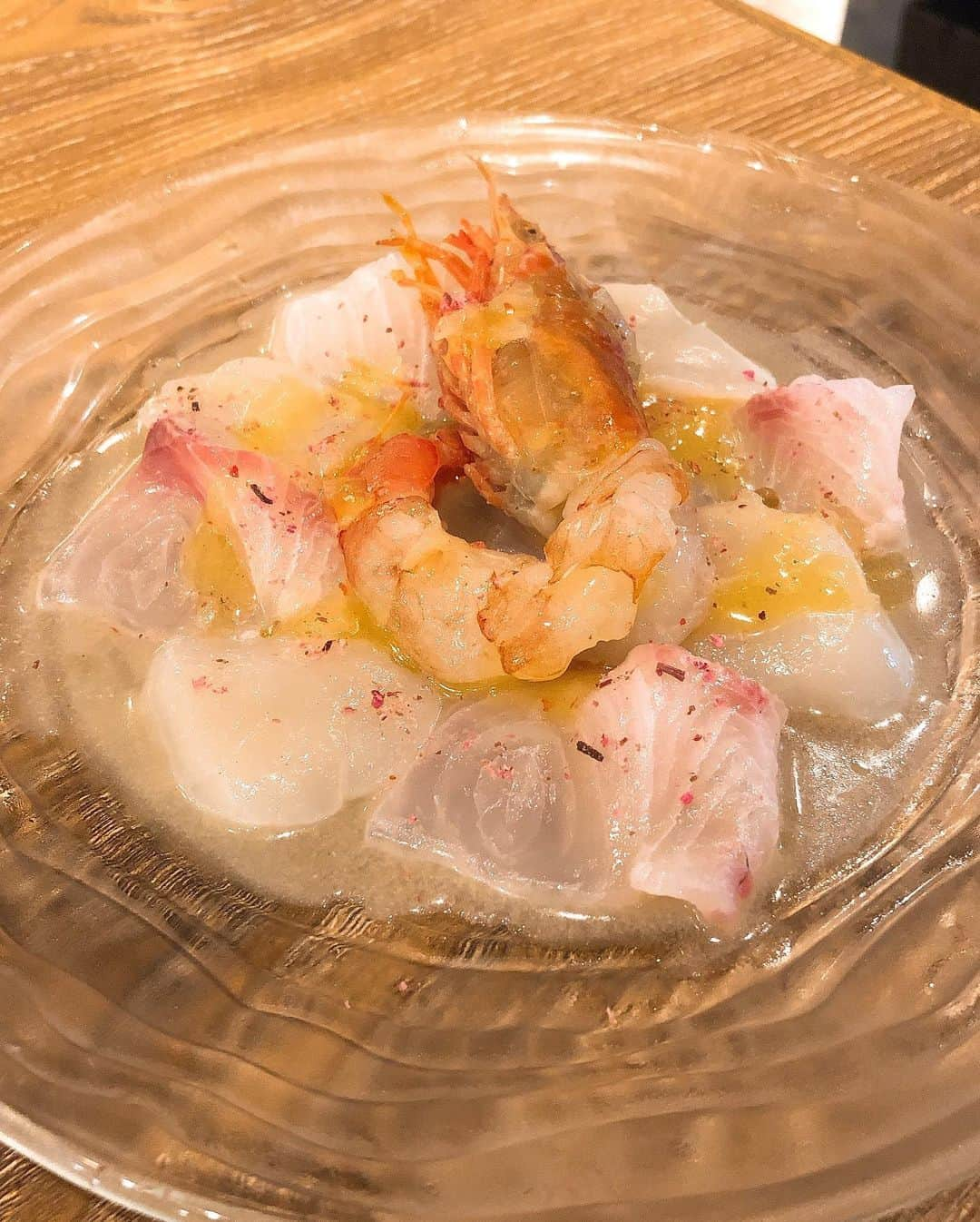 伊藤愛梨さんのインスタグラム写真 - (伊藤愛梨Instagram)「久々の友達とスペイン料理🥘お店(@lizarran_japantokyo )に行ってきました🍾﻿ ピンチョス映え可愛いですね♡ 全部美味しかったですけど、特に ジェノベーゼのムール貝とイカ墨のパエリアが凄く美味しかったです🥺💕﻿  ﻿ ﻿ ﻿ ﻿ ﻿ ﻿ ﻿ ﻿ ﻿ ﻿ ﻿ ﻿ ﻿ ﻿ ﻿ ﻿ ﻿ ﻿ ﻿ ﻿ ﻿ romantictokyo #ロマンチックトーキョー﻿ #秋コーデ#ファッション#ウーミーPR﻿ #リザラン #lizarran #リザラン新橋 #リザラン高田馬場 #リザラン三軒茶屋 #地中海料理 #ピンチョス #pinchos #ピンチョスと言えばリザラン #スペイン料理 #スパニッシュ #スペインバル #バル #ワインのお供 #女子会 #デート #東京グルメ #グルメ好き  #テイクアウト #デリバリー #出前館 #コロナに負けるな #グラタン #カツレツ #三軒茶屋﻿」9月24日 18時49分 - ilovely1007_