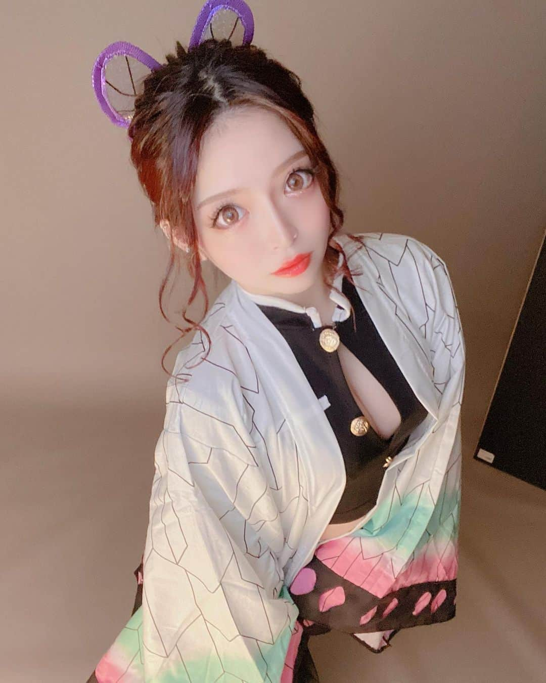 まりかさんのインスタグラム写真 - (まりかInstagram)「昨日は胡蝶しのぶのコスプレして﻿ 撮影してきたよ🦋💜﻿ ﻿ どんな感じになるか楽しみ💭﻿ ﻿ ﻿ ﻿ ﻿ #名古屋 #栄 #錦 #錦三 #キャバクラ #キャバ嬢 ﻿ #PrettyWOMAN #プリティウーマン #シャンパン ﻿ #シャンパンガール #ショータイム #ショーガール ﻿ #ダンス #ダンサー #歌舞伎町 #ミナミ #中洲 #すすきの ﻿ #北新地 #六本木 #鬼滅の刃 #胡蝶しのぶ #コスプレ #撮影﻿ ﻿ ﻿」9月24日 18時44分 - marika_4423