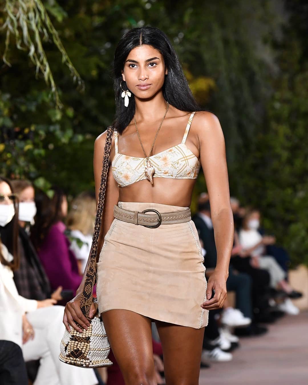 British Vogueさんのインスタグラム写真 - (British VogueInstagram)「Here’s a trend to strike even more fear into your heart than the prospect of a second lockdown: bralettes. We regret to inform you that they were everywhere at a scaled-back #LFW, and the spring trend looks set to gather pace in Milan – especially if @AlbertaFerretti’s show was anything to go by. For those dreamers daring to envisage next summer’s beach holiday, the collection was filled with billowing, semi-sheer chiffon maxi dresses in jolting shades of yellow, coral and spearmint - perfect for hot August nights with a salty breeze blowing. Click the link in bio for all of the details, and to see the collection in full.」9月24日 18時45分 - britishvogue
