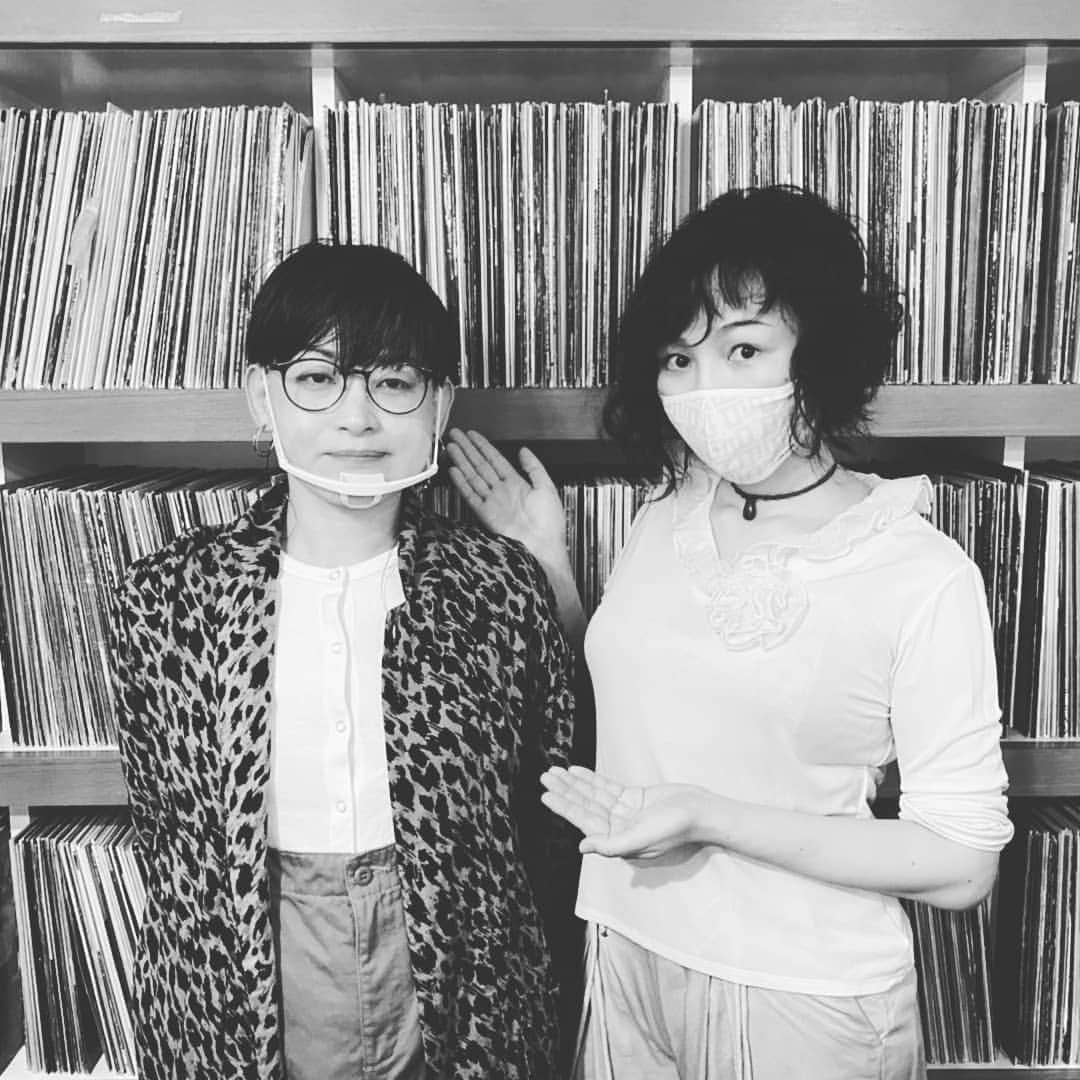 川村由紀のインスタグラム：「RopesのAchicoさんをトークゲストにお迎えして、久々に #blockfm スタジオにて収録！🍁毎週金曜20時〜21時O.A中#shibuyaOIRAN warmup radio by #カワムラユキ アーカイヴでも聴いてね〜🍁」