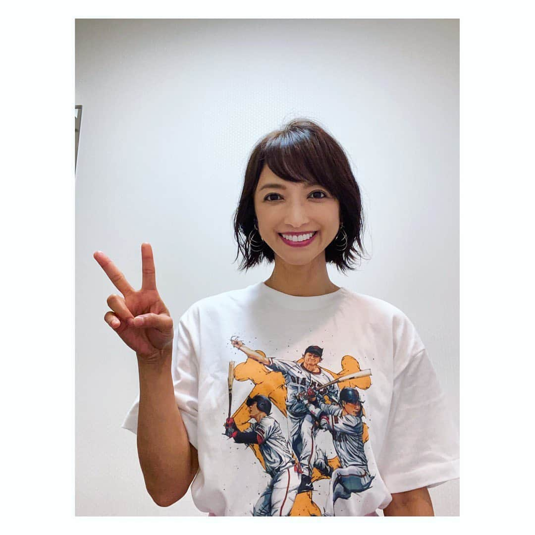 望月理恵さんのインスタグラム写真 - (望月理恵Instagram)「坂本勇人選手2000安打まで あと39本！  私の動画がアップされています。 インスタ　@yomiuri.giants  Twitter @TokyoGiants で、ぜひ見てコメントください✨  #ジャイアンツ #坂本勇人  選手 #2000安打カウントダウン #ここに出るのが夢だった笑！ #ぜひいいねとコメントください！ Tシャツは 似顔絵世界大会で優勝した経験を持つアーティスト田村大さんとの読売巨人軍とのコラボレーション @yomiuri.giants x @dai.tamura」9月24日 10時13分 - mochiee28