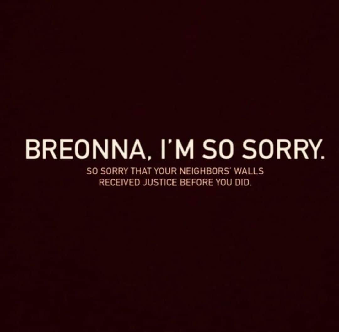 ジェニファー・エスポジートのインスタグラム：「The rage is endless. The sadness goes deep. The despair is more real then I have ever felt for us all. It’s been an endless beating for anyone who is paying attention.  It’s all too much. There are no “prayers” to send or a message to take out of it all except- some get justice, live free, protected and are set up to thrive- 95% of everyone else- does NOT.  I’ll say #vote but ......」