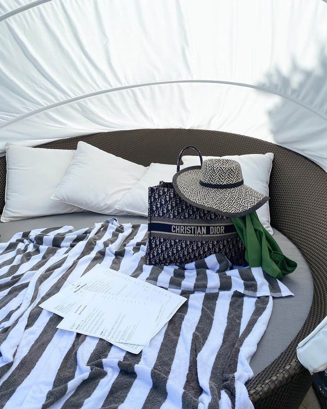 谷口紗耶香のインスタグラム：「morning🌴 こんなbedで毎日目覚めたいね〜🤣✨ ・」