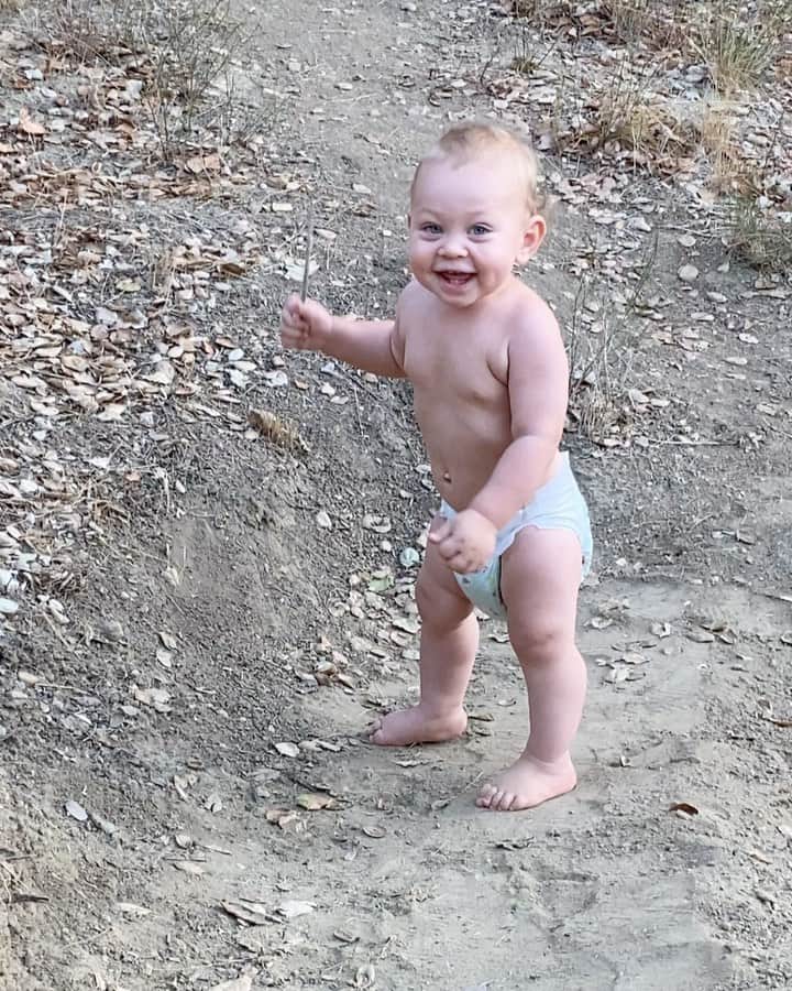 のインスタグラム：「First time hiking the trail was a success 🤣」