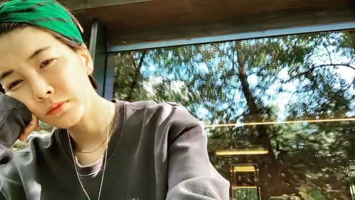 チン・ソヨンのインスタグラム：「📱」