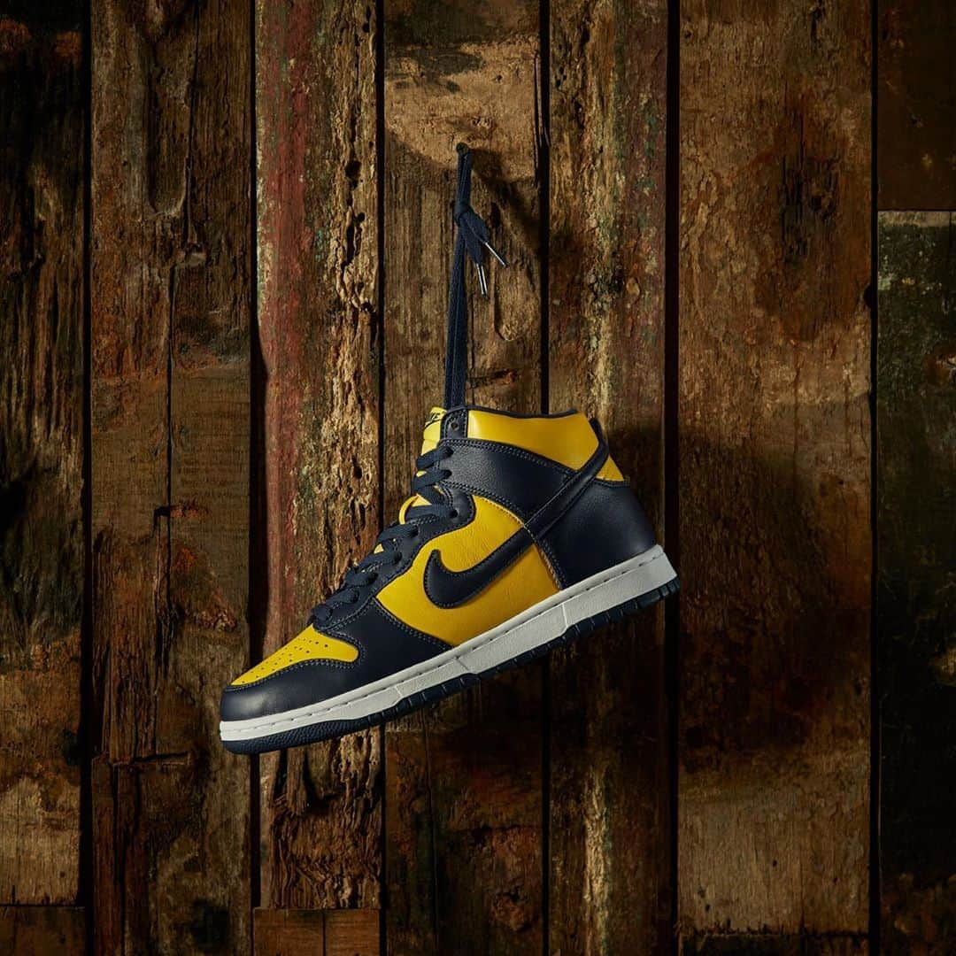 I.T IS INSPIRATIONさんのインスタグラム写真 - (I.T IS INSPIRATIONInstagram)「University-inspired colorway in modern construction. - True to 1985 OG, Nike Dunk High SP “Michigan” is constructed of full-grain leather in University of Michigan’s famous maize and blue colors and features original tooling and mesh tongue. Online raffle goes live now, follow @ithk and enter the site to try your luck. - #ITHK #ITisInspiration #nike #nikedunk #nikedunkhigh #nikedunkhighmichigan #sneakerhead #sneakerdrop #sneakerraffle」9月24日 11時25分 - ithk