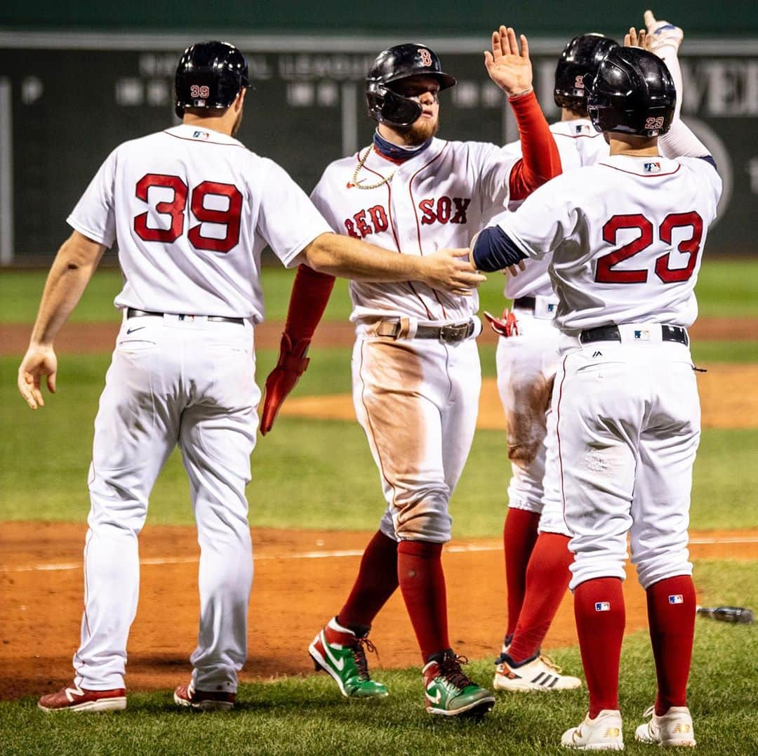 ボストン・レッドソックスさんのインスタグラム写真 - (ボストン・レッドソックスInstagram)「Hump Day Dub 👍」9月24日 11時50分 - redsox