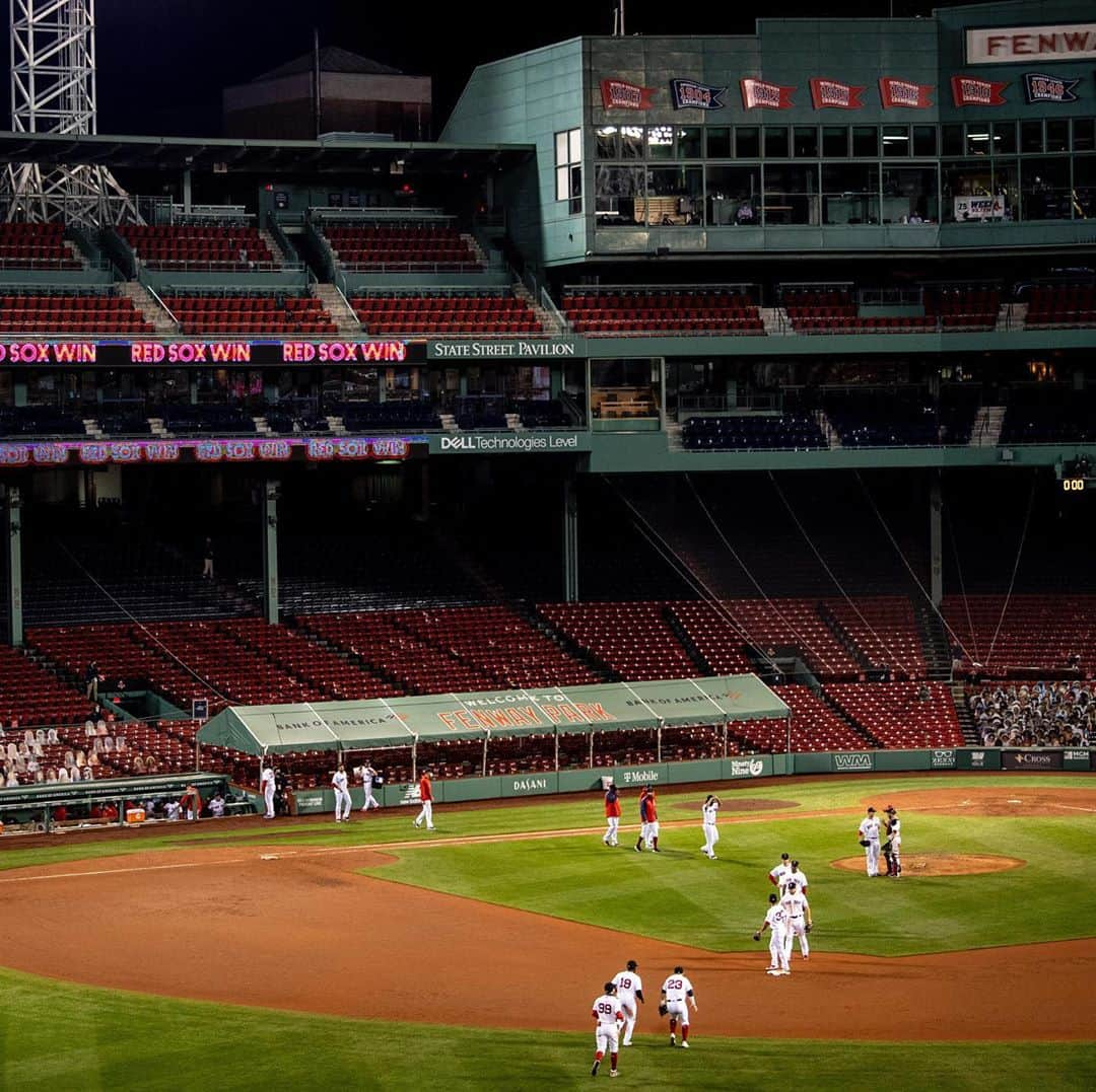 ボストン・レッドソックスさんのインスタグラム写真 - (ボストン・レッドソックスInstagram)「Hump Day Dub 👍」9月24日 11時50分 - redsox