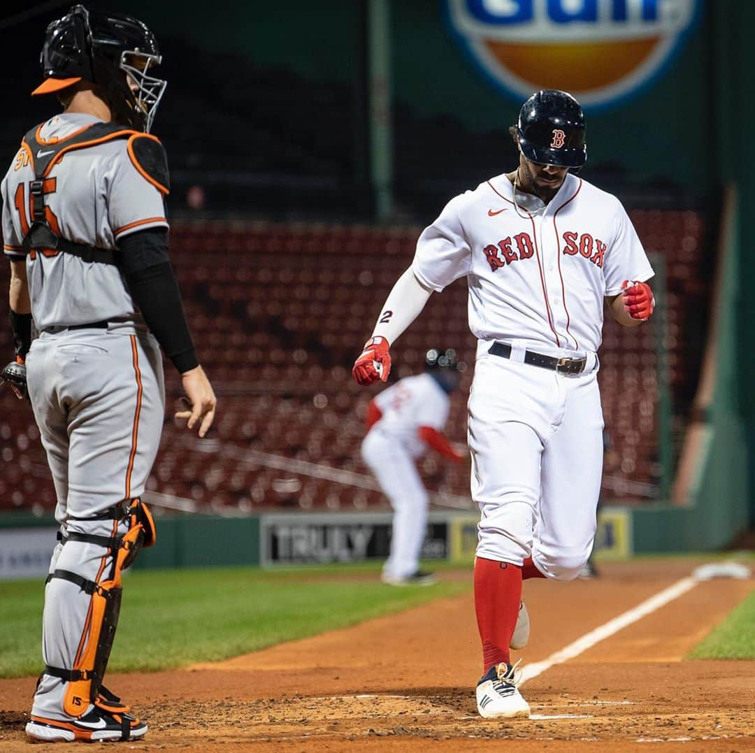 ボストン・レッドソックスさんのインスタグラム写真 - (ボストン・レッドソックスInstagram)「Hump Day Dub 👍」9月24日 11時50分 - redsox