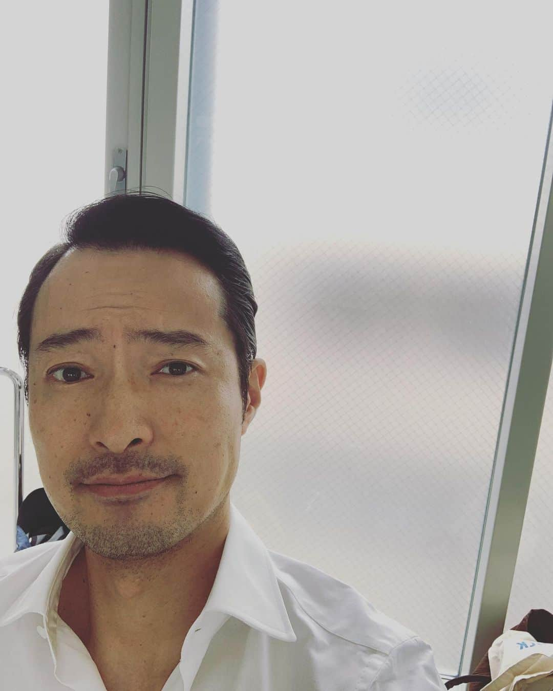 前川泰之さんのインスタグラム写真 - (前川泰之Instagram)「今日は朝から雑誌Mens'EXの撮影です！！それにしても急に涼しくなったねー。 体調崩さないように気をつけて✋🏻✋🏻  #雑誌　#M en'sEX #涼しく　#体調管理　#撮影中」9月24日 11時44分 - maekawa_yasuyuki_official