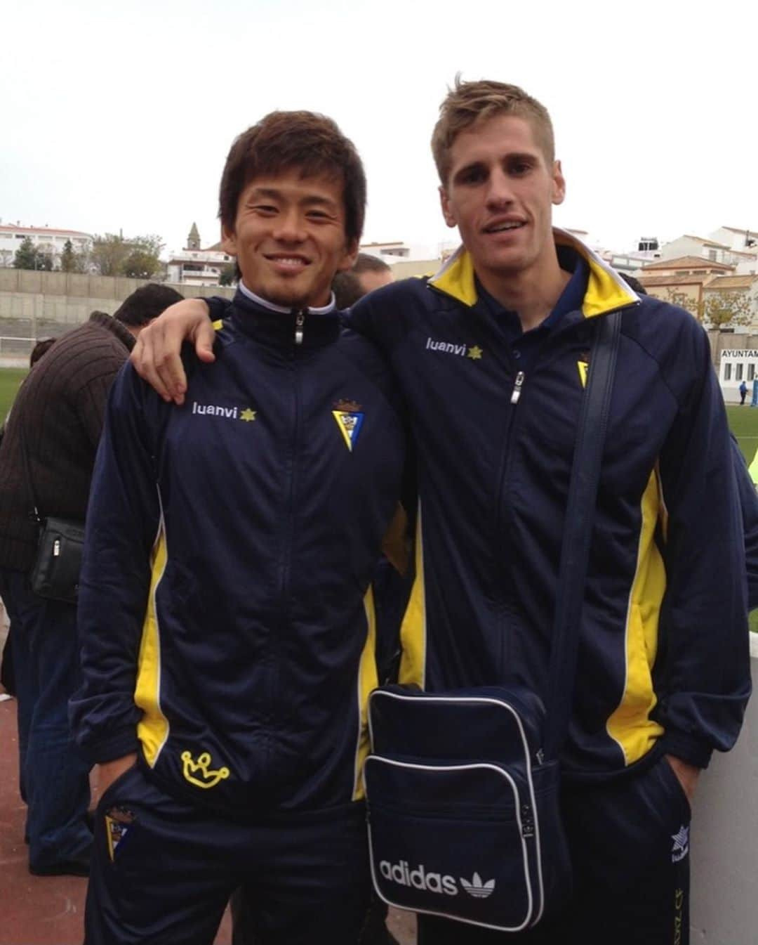 渡邉将基さんのインスタグラム写真 - (渡邉将基Instagram)「In 2012, I was lucky enough to join the trial based training in Cadiz CF. Playing football in Europe was something I have always dreamed, so I have been grateful that this club gave me such a great opportunity.  My dream did not come true at that time to have a contract with them, but this experience with such a fantastic club and city has been giving me a motivation to keep playing football in a different country.  This year, Cadiz CF is promoted to the top-flight of Spanish League known as La liga and had the first win at the last weekend.  Congratulations and I hope this club to be more successful.  Vamos El Submarino Amarillo!!  #spain #laliga #cadiz #cadista #gagamilano #football #spainfootball #ligaespañola #megustaespaña #graciastodos」9月24日 11時59分 - masakiwatanabe1202