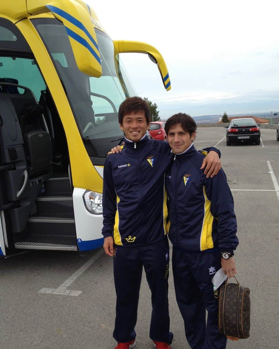 渡邉将基さんのインスタグラム写真 - (渡邉将基Instagram)「In 2012, I was lucky enough to join the trial based training in Cadiz CF. Playing football in Europe was something I have always dreamed, so I have been grateful that this club gave me such a great opportunity.  My dream did not come true at that time to have a contract with them, but this experience with such a fantastic club and city has been giving me a motivation to keep playing football in a different country.  This year, Cadiz CF is promoted to the top-flight of Spanish League known as La liga and had the first win at the last weekend.  Congratulations and I hope this club to be more successful.  Vamos El Submarino Amarillo!!  #spain #laliga #cadiz #cadista #gagamilano #football #spainfootball #ligaespañola #megustaespaña #graciastodos」9月24日 11時59分 - masakiwatanabe1202