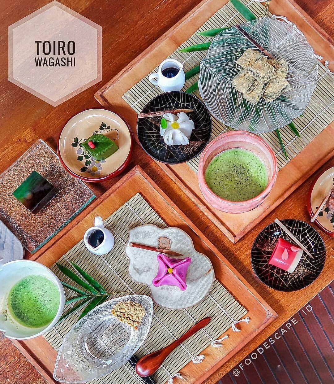 のインスタグラム：「When you excited to order all the thing's. 📸@foodescape_id  Our shop is open Monday-Saturday from 9AM-5PM ✨ #toirowagashi」