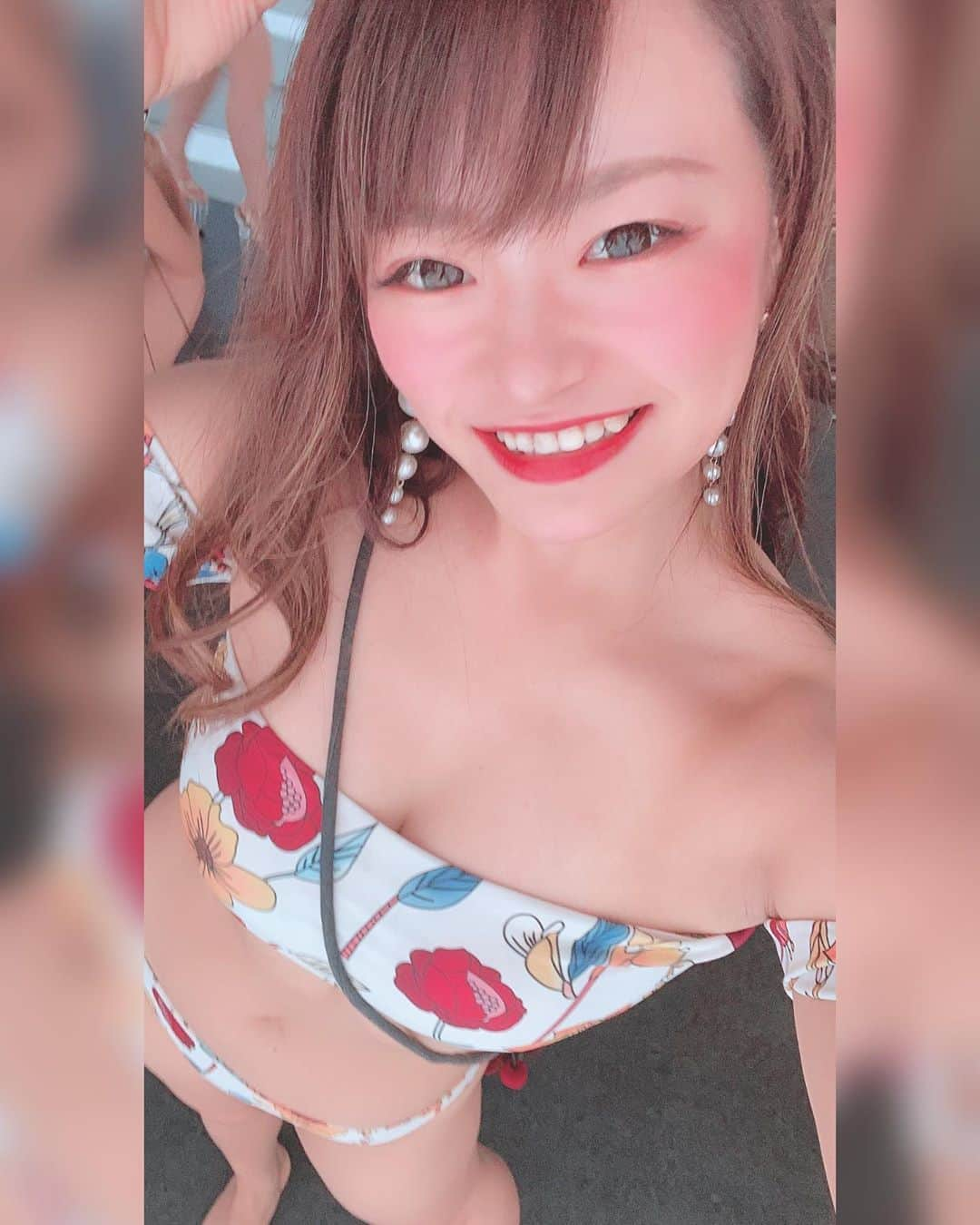 キティさんのインスタグラム写真 - (キティInstagram)「＊ . . 今日もたくさんの人が 遊びに来てくれますように🥰❤️ . 土曜日の予約はしましたか？？？🌹 . . ＊  #1mmでもいいなと思ったらいいね  #バーレスク大阪 #バーレスク東京  #burlesque #超楽しいの向こう側  #北新地 #バーレスク劇場 #グラビア #ショーガール #わがままボディ #八重歯女子 #instagood #相互フォロー #ばれすく #童顔女子 #チア #インスタ映え #ナチュラルメイク #followme #showgirl #like4like #burlesqueosaka  #burlesquetokyo  #家にいよう #コロナに負けるな #おうち時間 #TikTok #stayhome」9月24日 12時43分 - burlesqueosaka_kitty